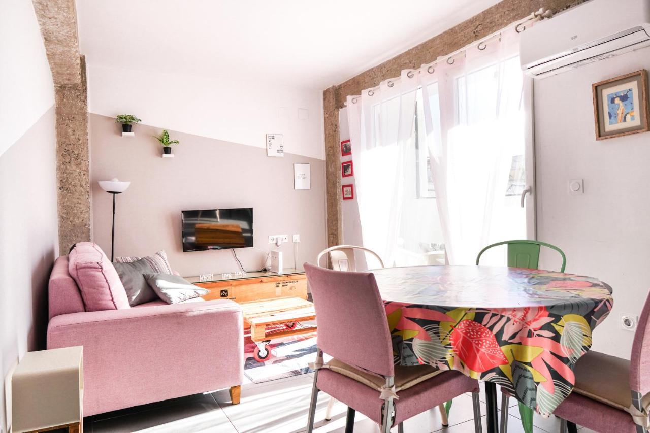 Torres De Serrano Apartment Valencia Eksteriør billede