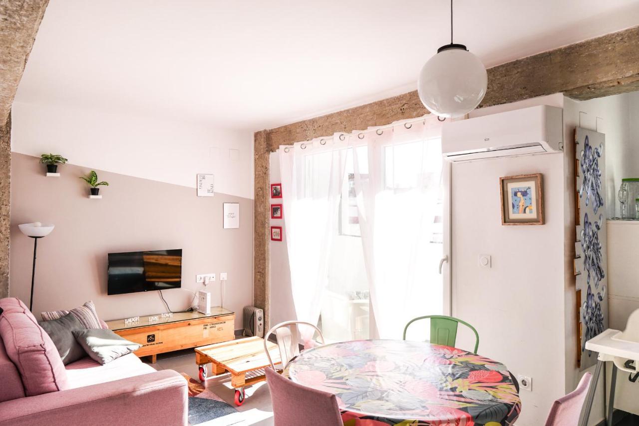 Torres De Serrano Apartment Valencia Eksteriør billede